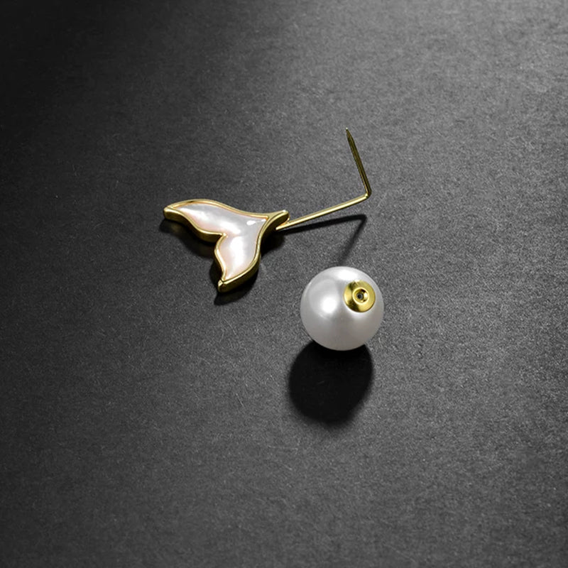 Pearl collar fishtail brooch